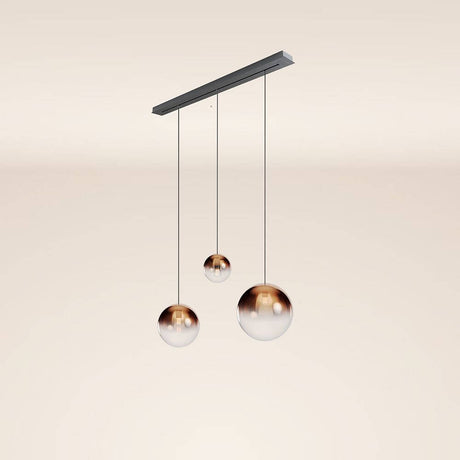 s.luce Orb Esstisch-Hängelampe 3-flammig 120cm Ø 20/30/40 in modernem Design mit 3 hängenden Glaskugeln.