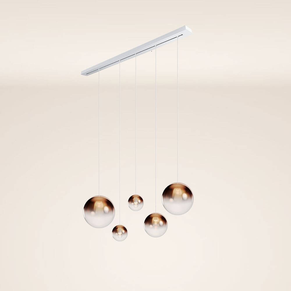 s.luce Orb Esstisch-Hängeleuchte 5-flammig 160cm mit glänzenden Kugeln und modernem Design.