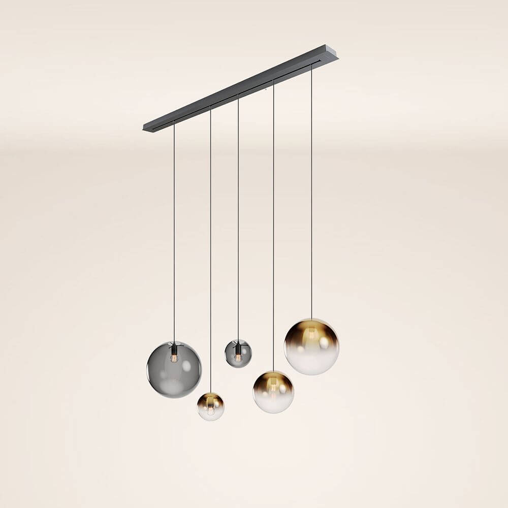 s.luce Orb Esstisch-Hängeleuchte 5-flammig 160cm in modernem Design mit schwebenden Lampen.