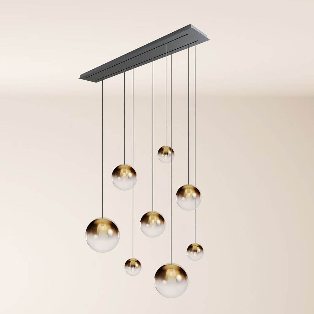 s.luce Orb Esstischleuchte 8-flammig 160cm 2-reihig mit schwebenden Glaskugeln.