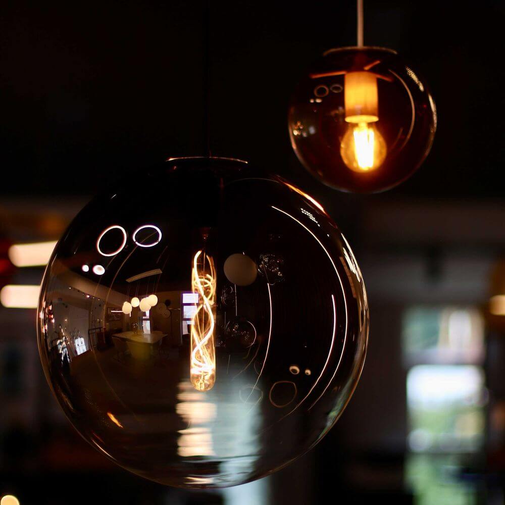 s.luce Orb Esszimmerlampe 12-flammig 160cm 2-reihig Pendelleuchte mit modernen Glaskugeln.