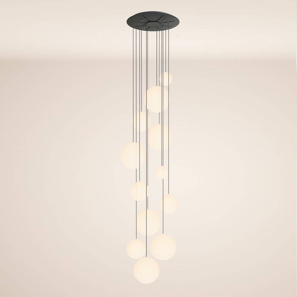 s.luce Orb Galerieleuchte 12-flammig Modular hängende Pendelleuchte mit 12 Kugeln in modernem Design.