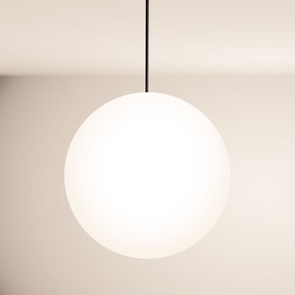 s.luce Orb Glaskugel Hängelampe 150cm Aufhängung Schwarz - elegante Pendelleuchte in minimalistischer Form.
