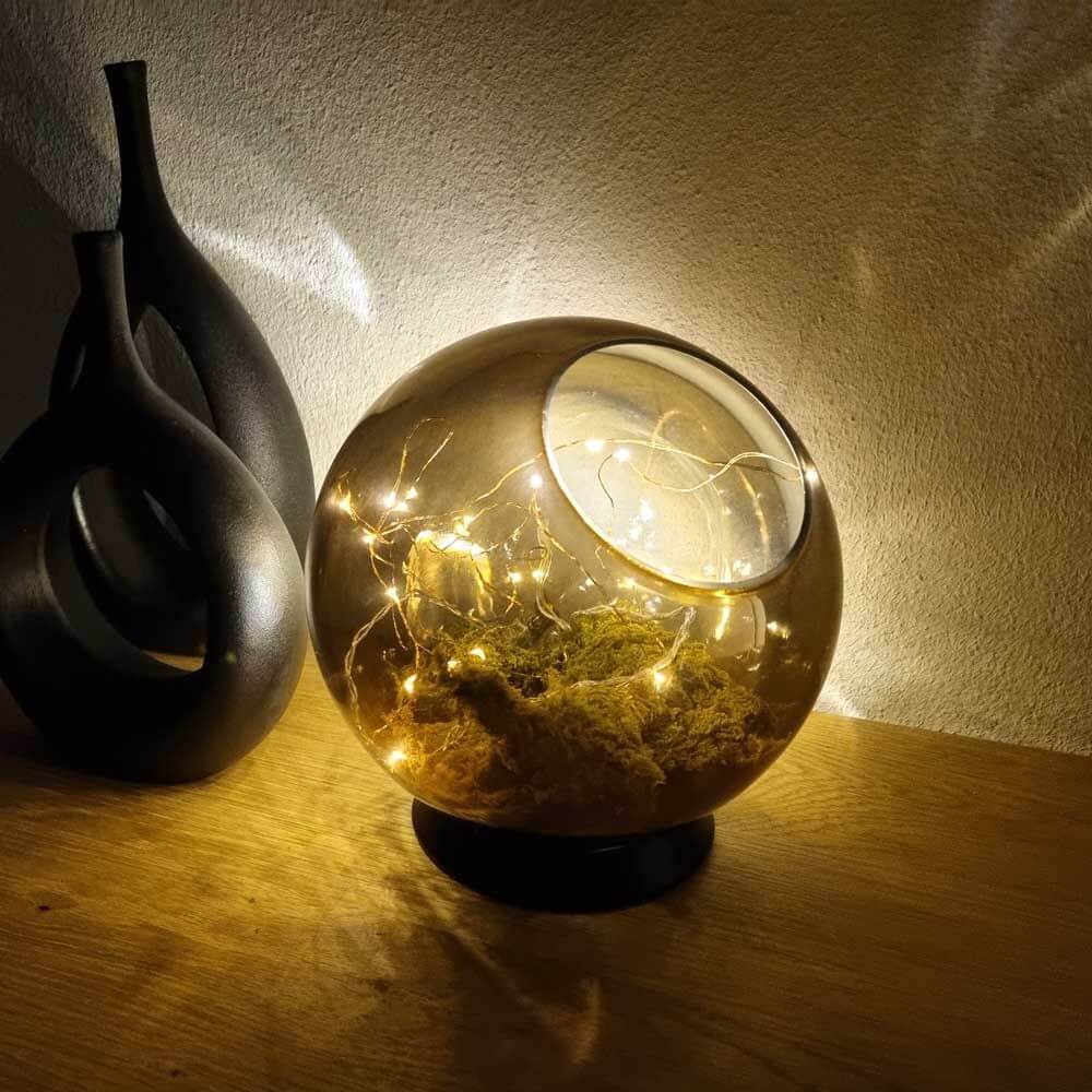 s.luce Orb LED-Dekolampe Glaskugel Ornament mit Lichterkette und dekorativem Licht.