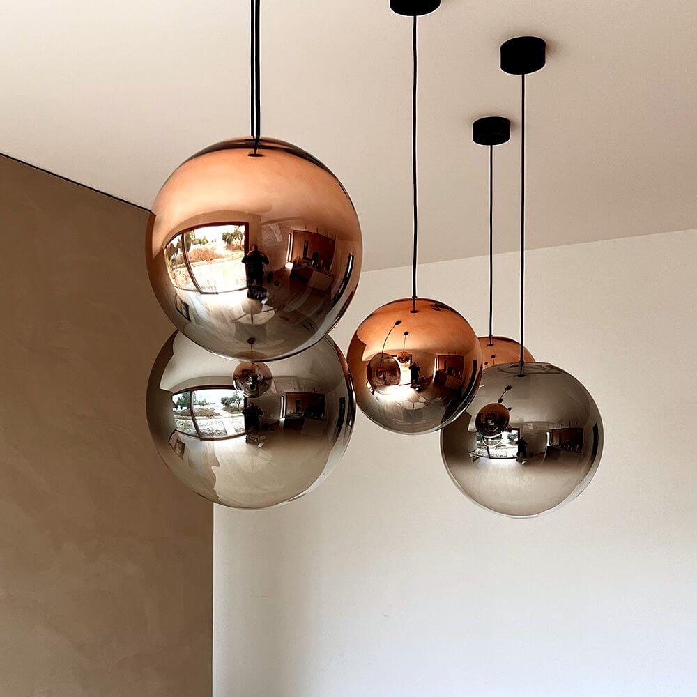 s.luce Progress Pendelleuchte aus Glas mit Farbverlauf in modernem Design und eleganter schwarzer Abhängung.