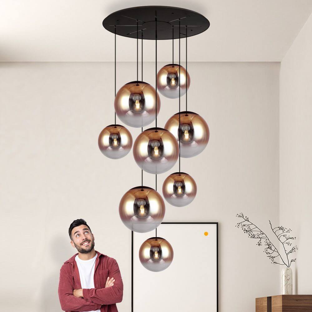 s.luce Progress XL Galerieleuchte 8-flammig mit Modular Baldachin in eleganter Gestaltung über einem Raum.