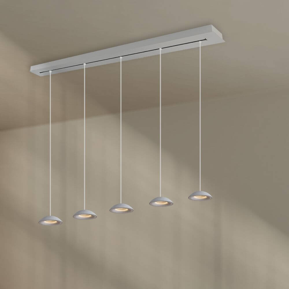 s.luce Santa Air LED Esstisch-Hängeleuchte 5-flammig 160cm mit fünft ambientebeleuchteten Leuchtenkörpern.