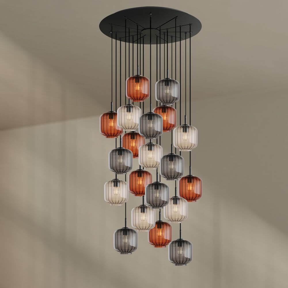 s.luce Velo Galerieleuchte 20-flammig Ø 120cm Baldachin Ø 20cm mit bunten Pendelleuchten.