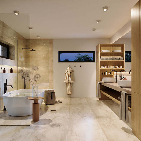 Modernes Badezimmer mit freistehender Badewanne, Holzregal und eleganten Waschbecken, gemütliche Atmosphäre.