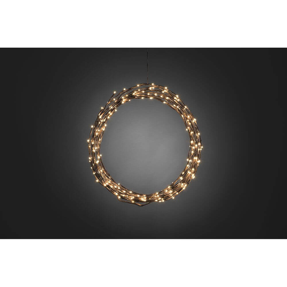 LED Dekoration variabel als Lichterkranz Lichtergirlande braun 240 Warmweiße Dioden IP44 in einem stilvollen Design.