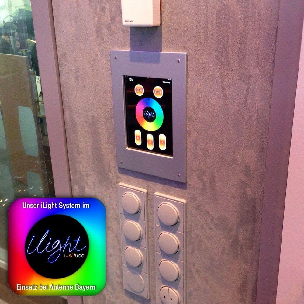 iLight Steuergerät zur Anpassung von RGBW-Lichtstimmungen in modernen Wohnräumen, präsentiert bei Antenne Bayern.