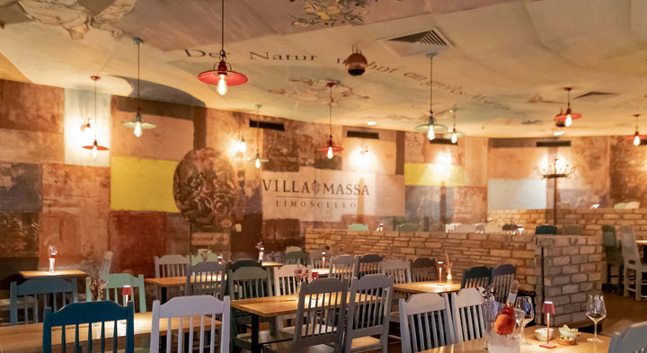 Stazione di Aperitivo - Italienische Restaurant Beleuchtung stimmungsvoll inszeniert im Innenraum des Restaurants.