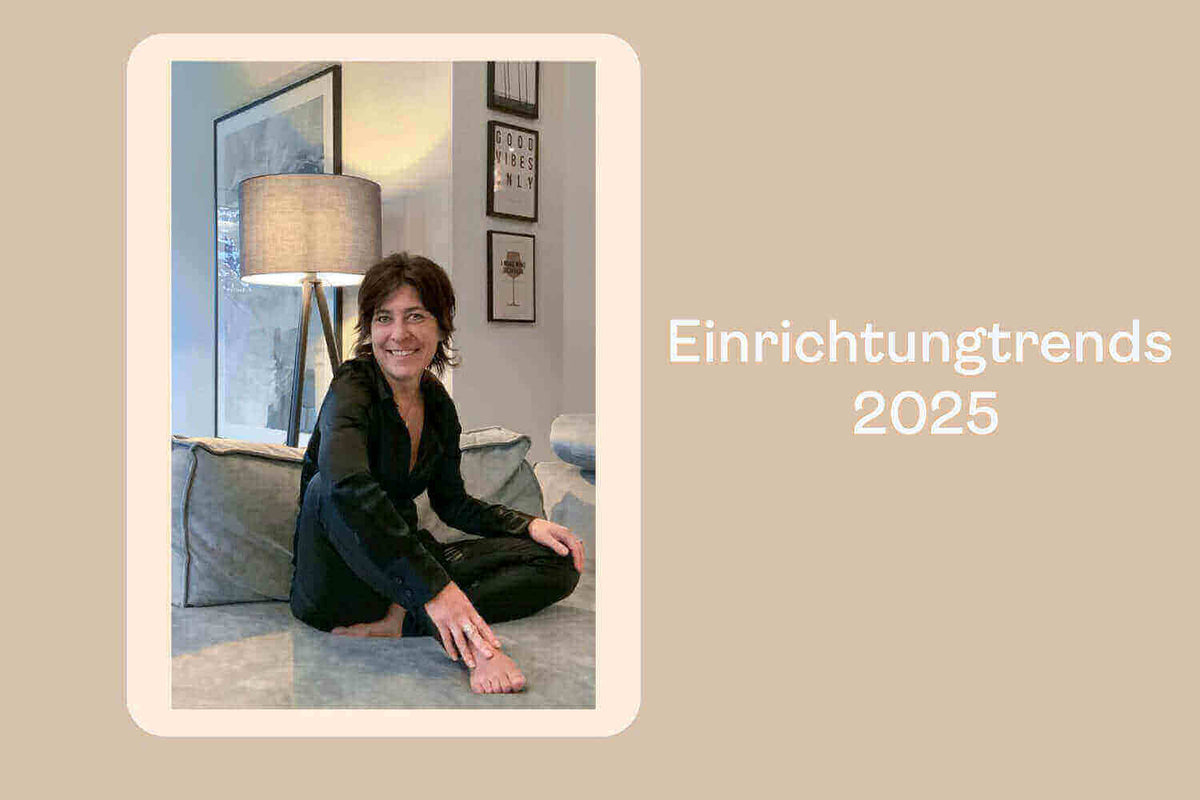 Interview mit Home stylist -Wohntrends 2025, Wohnzimmer mit Person und Lampe, Einrichtungstrends 2025.