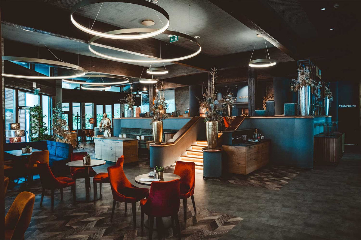 Restaurant Beleuchtung mit s.luce Made Pendelleuchten 