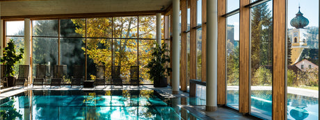 Wie wird ein Indoor Pool optimal beleuchtet?