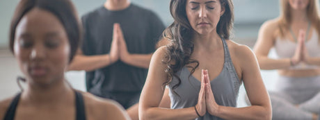 Entspannung im Yogaraum durch die richtige Yoga Lampe