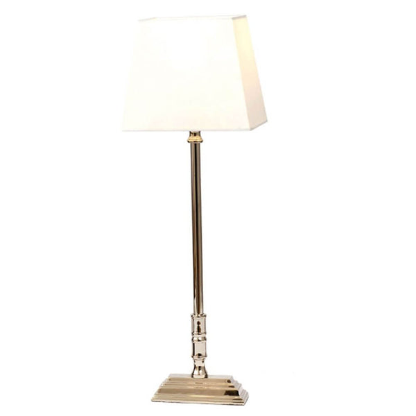 New York Tower sølv bordlampe med en elegant sølv base og hvid skærm.