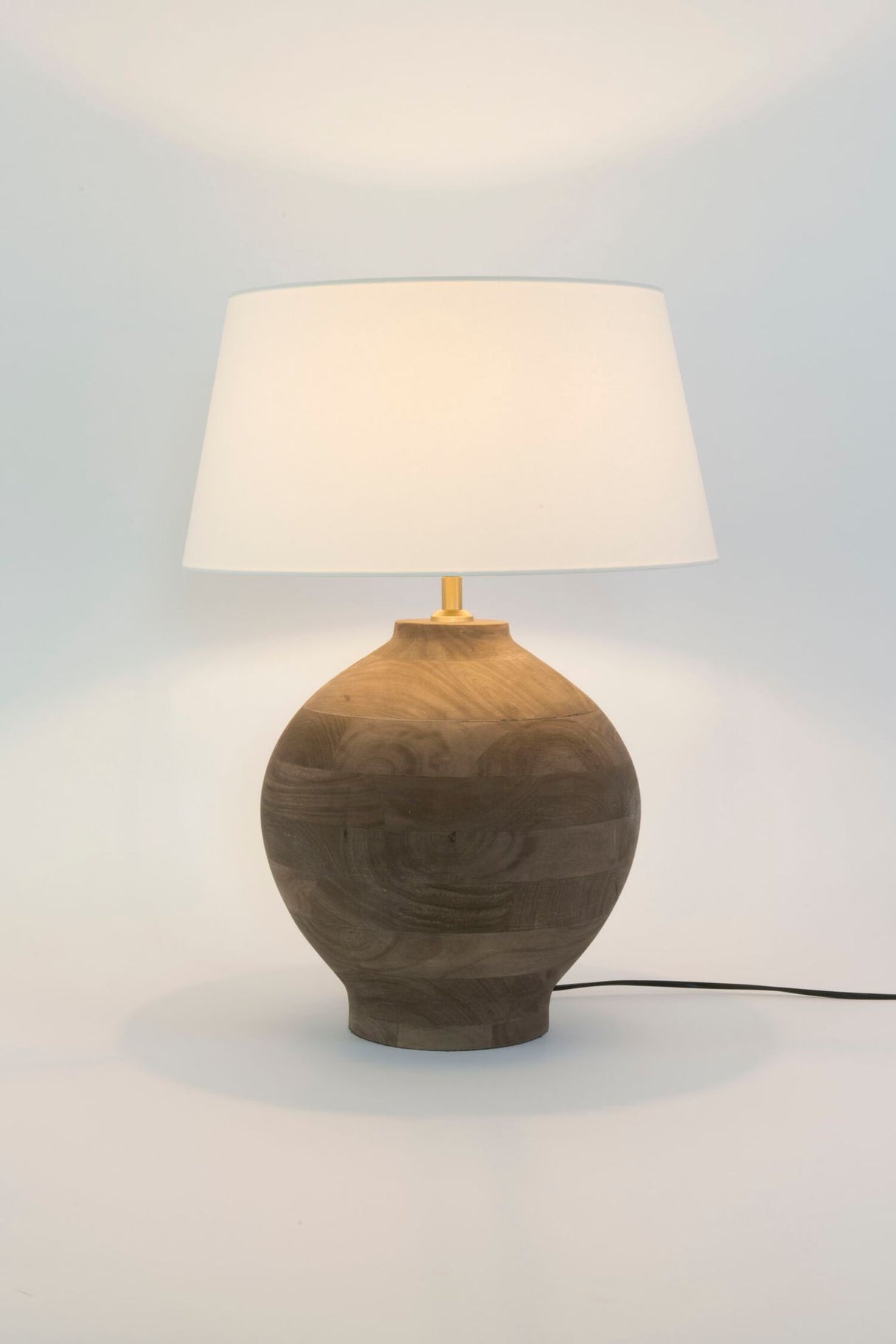 Bordlampe Soratte mangotræ ecru med rund skærm 