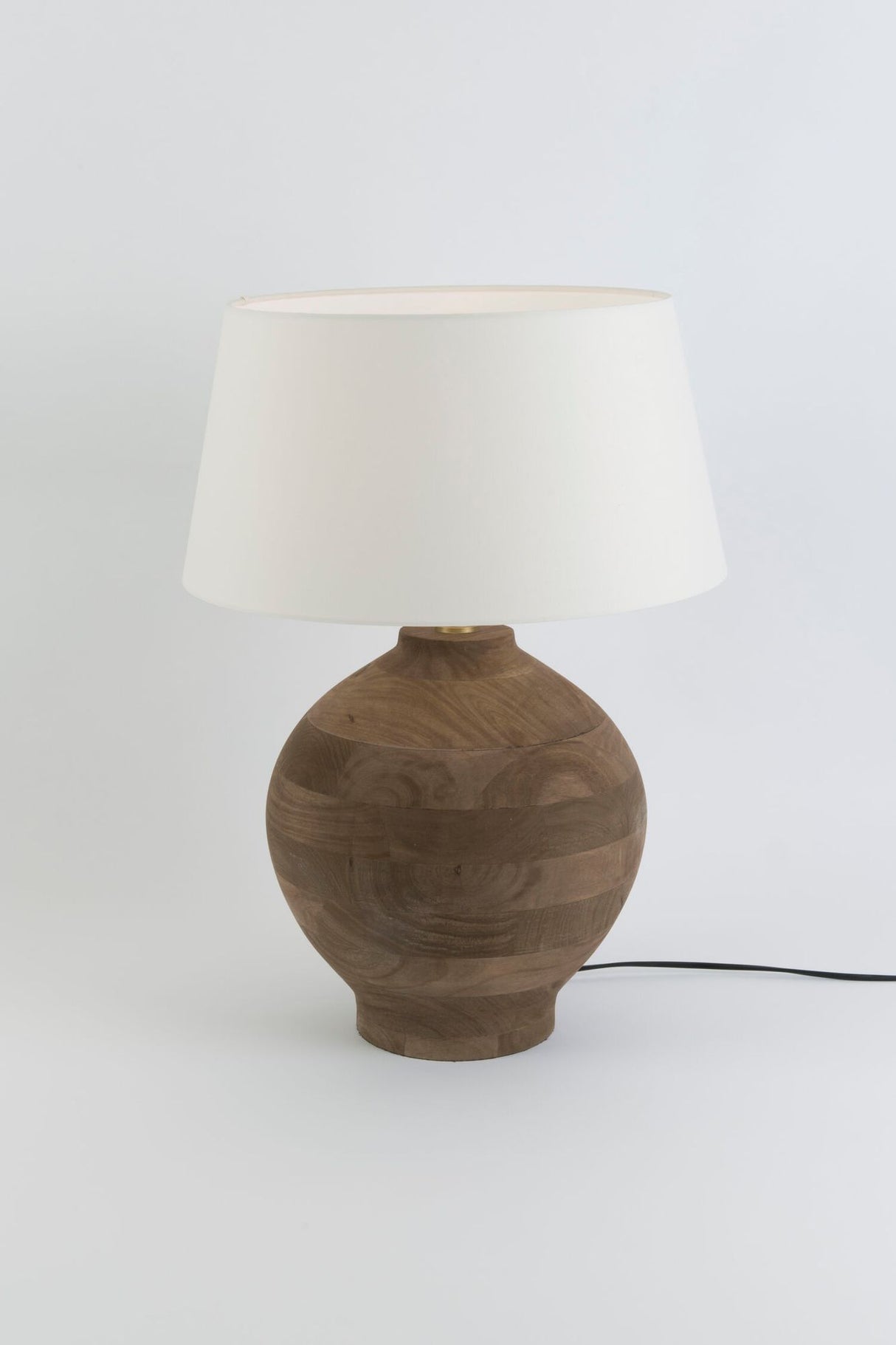 Bordlampe Soratte mangotræ ecru med rund skærm 
