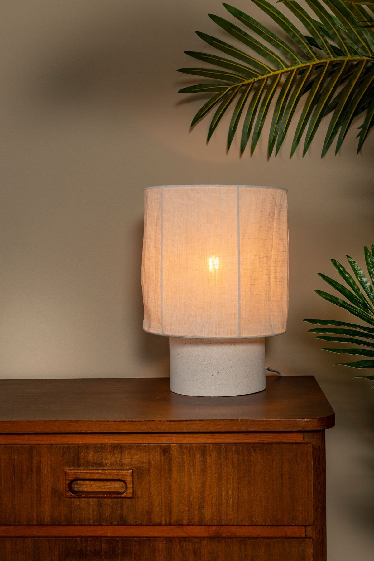 Tischlampe Tissaja Leinenschirm Ø 20cm Weiß (1)