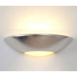 Wandleuchte Matteo aus Keramik mit versilbertem Blattdesign, modernes Wandlicht für stilvolle Innenräume.