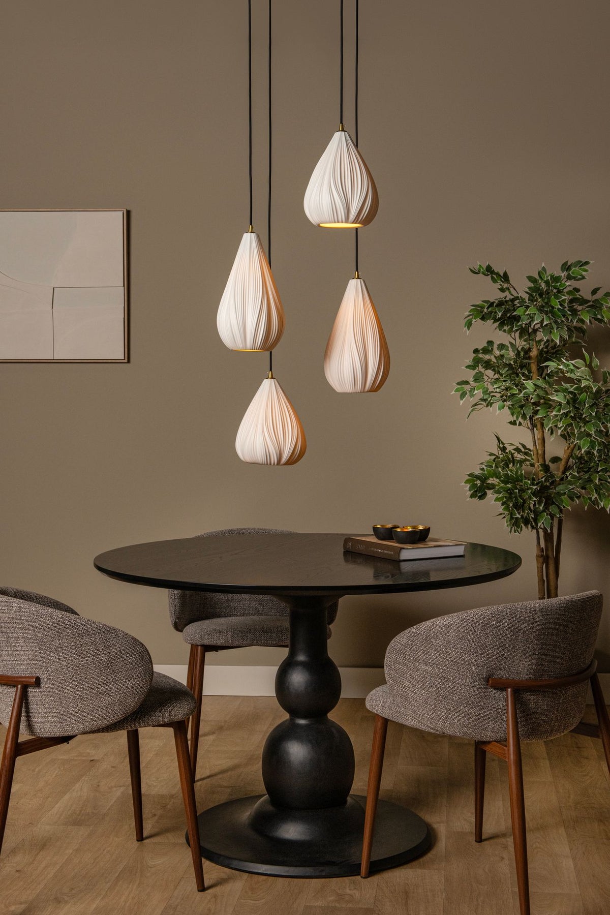 Hanglamp Cinzia met 4 lampen van porselein (1)