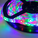 14, 4 W/m RGB IP65 24V 5m LED-Strip IP63 auf einer Spule mit bunten LED-Leuchten.