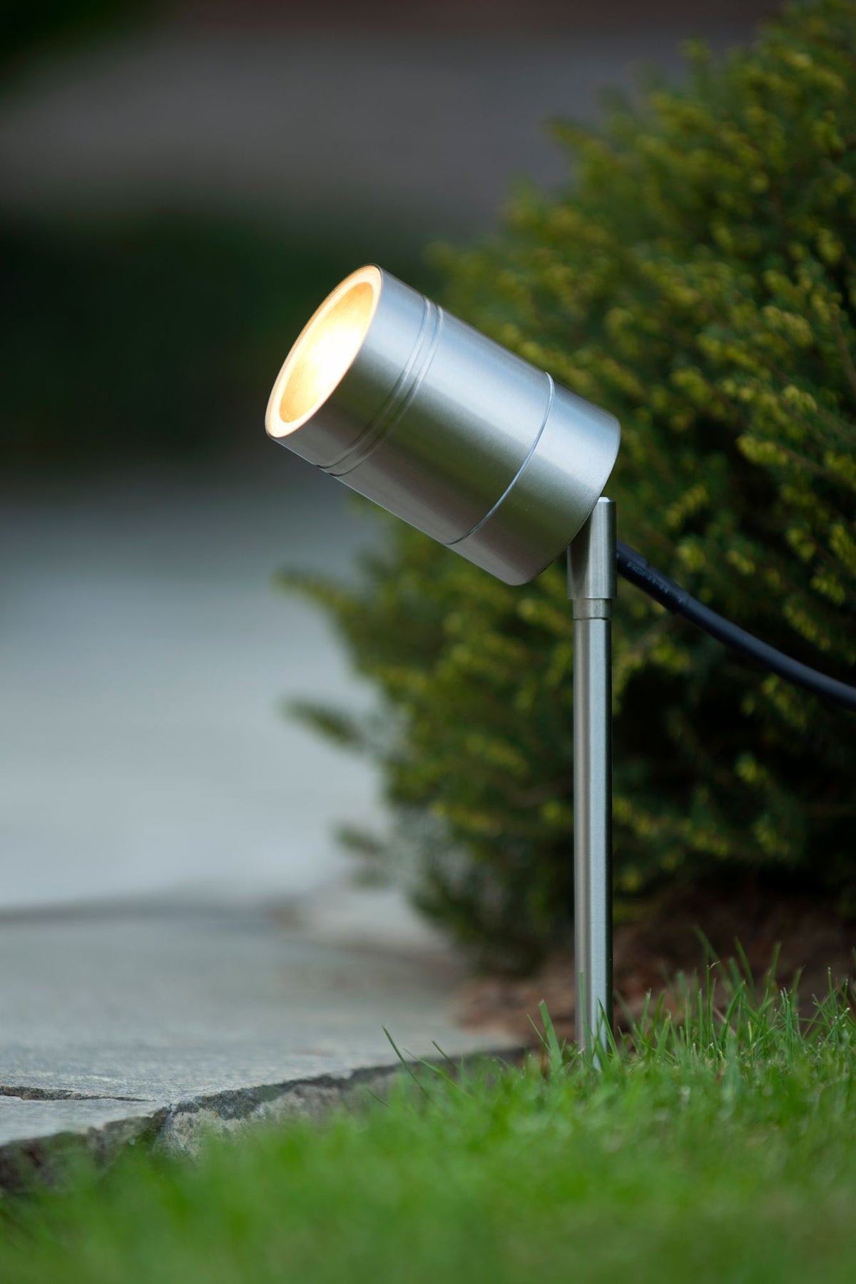 LED-Gartenstrahler Arne schwenkbar IP44 Warmweiß Ø 6,3cm (3)