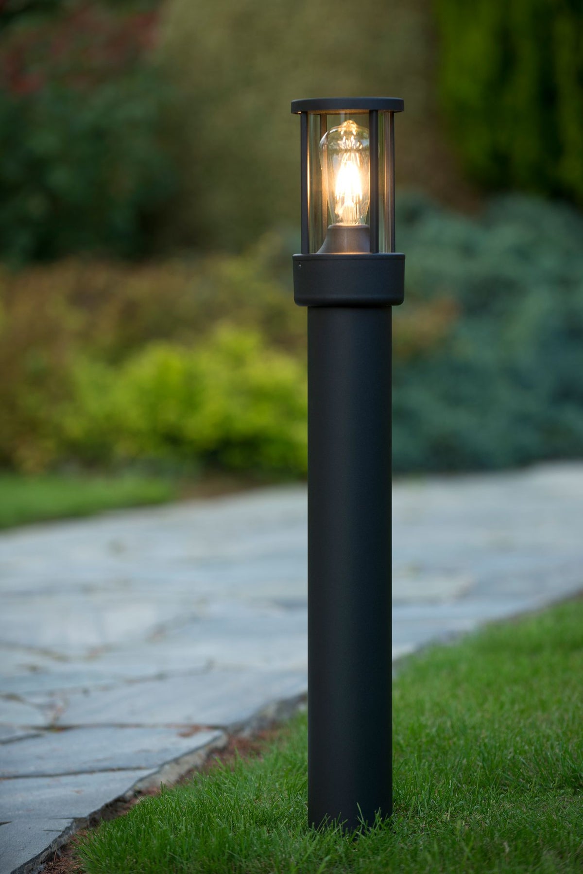 Lori path light with dusk sensor IP44 (1)
