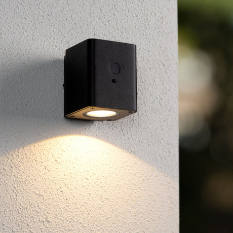 Außenwandleuchte Ramin solarbetrieben mit Bewegungsmelder IP54 Schwarz (1)