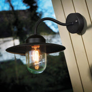 Luxembourg aplique de exterior Preto com vidro de estábulo para uma iluminação exterior elegante.
