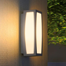 Meridian Box outdoor light silver-grey E27 max. 25W wall-mounted, ideal for outdoor use.