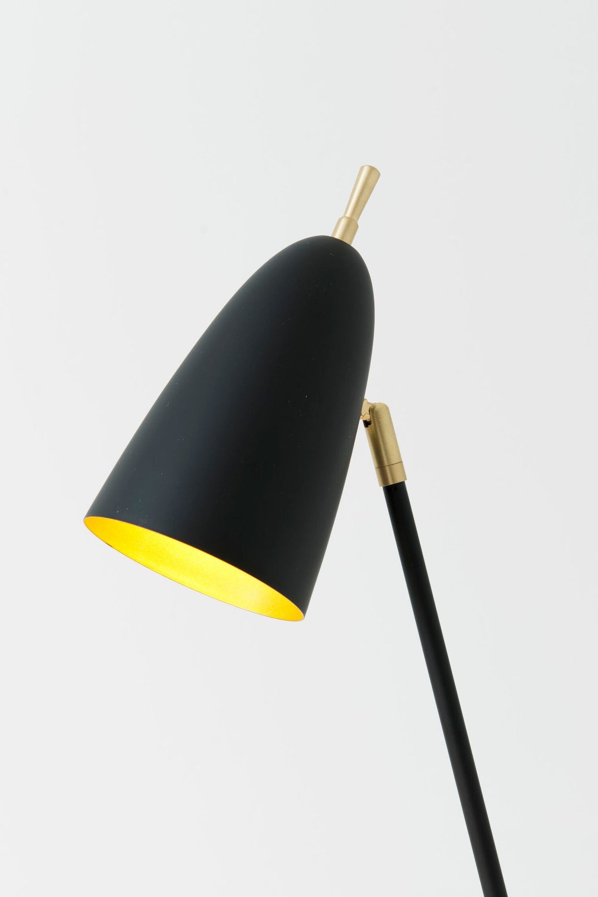 Bordlampe Obelisco med rund skærm 23x17 cm guld 
