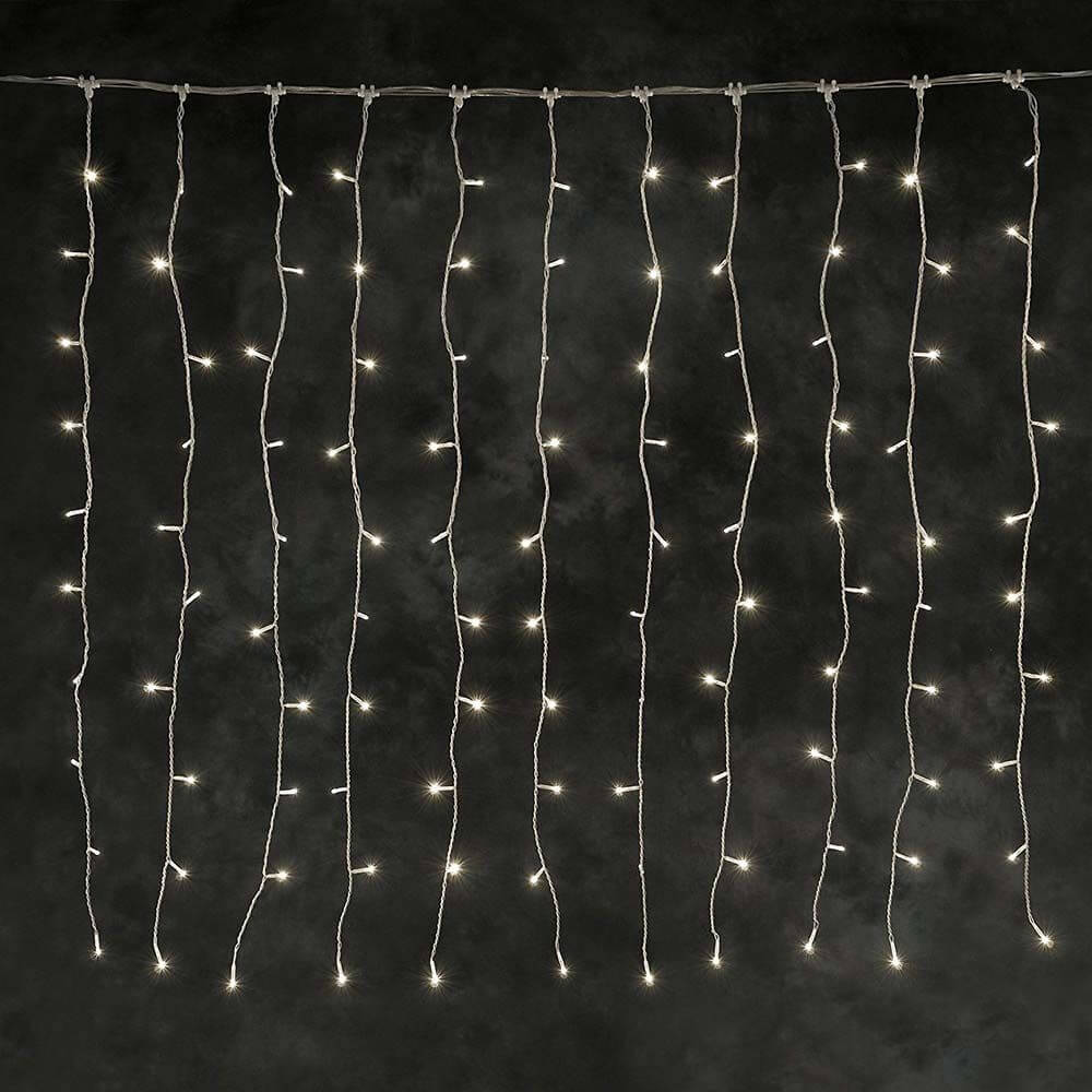 24V LED System Lichtervorhang mit 200 warmweißen LED, schön beleuchtet mit warm-weißem Licht.