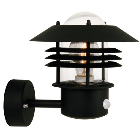 Aplique de parede exterior Vejers Sensor Preto com detetor de movimento integrado e design elegante.