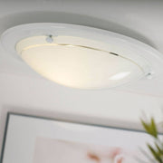Spinner-kattovalaisin valkoinen, elegantti kattovalaisin modernilla muotoilulla valkoisena, ihanteellinen erilaisiin asuintiloihin.