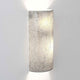 Wandleuchte 2-flammig Narziso Glasmosaik Silber an der Wand mit weichem Lichtschein.