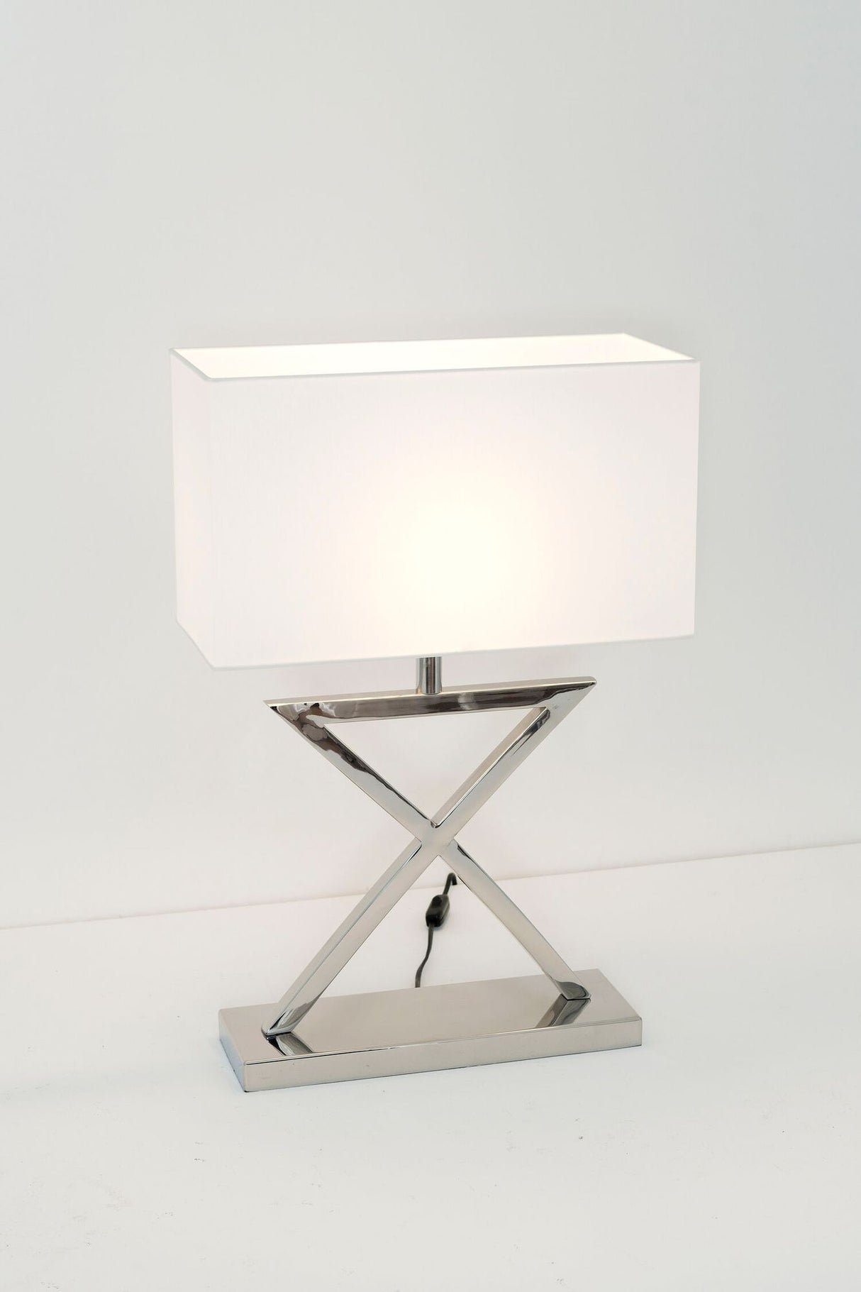 Lampada da tavolo Integrato struttura in seta con paralume rettangolare 