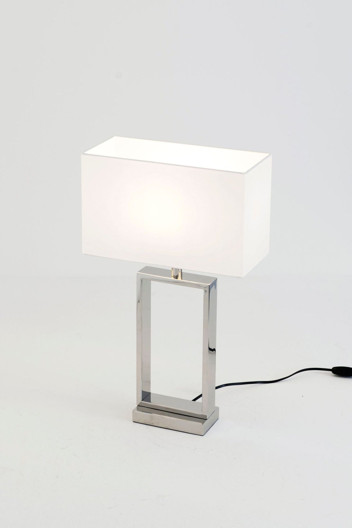 Lampada da tavolo Sprazzo con struttura in seta e paralume rettangolare 