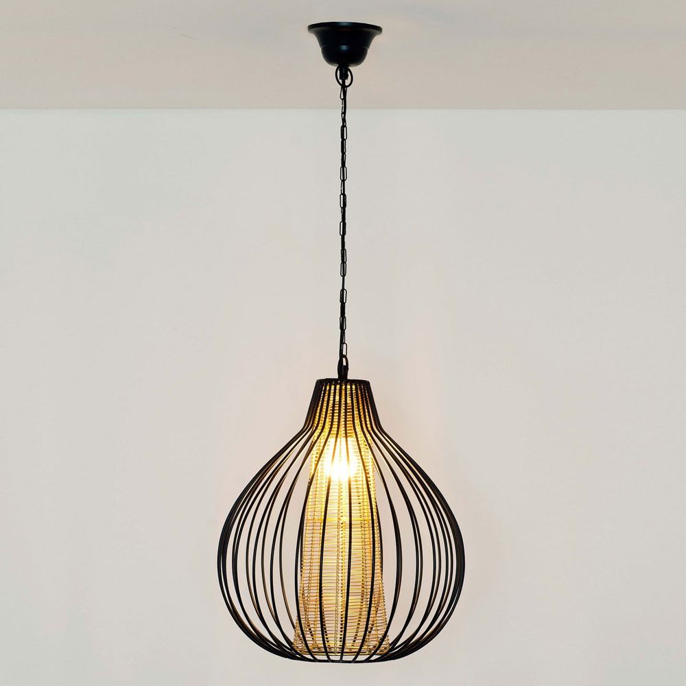 Pendelleuchte Capello aus Eisen in Schwarz-Gold, modernes Design mit eleganter Gitterstruktur und warmem Licht.