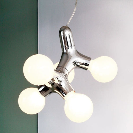Lampada a sospensione DNA Double-5 in rame con paralumi bianchi e struttura cromata, design moderno