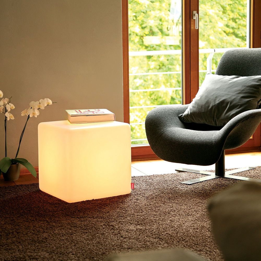 Moree Cube Cubo per esterni con sedute a LED