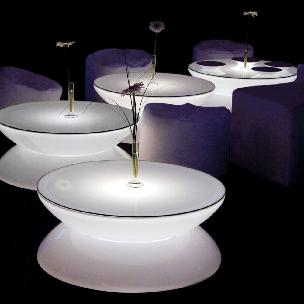 Moree Outdoor LED Tisch Lounge mit multicolor LED-Beleuchtung und modernem Design für Außenbereiche.