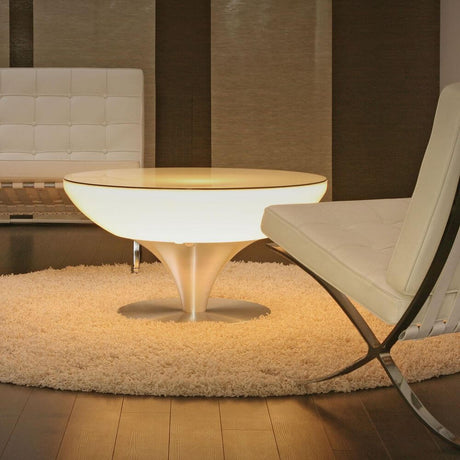 Stół Moree Lounge Table 45 cm w nowoczesnym designie z delikatnym światłem, idealny do stylowych wnętrz.