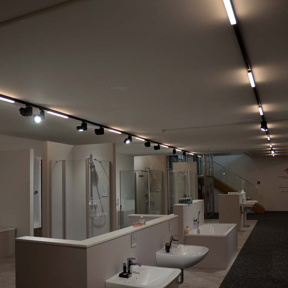 Luz de línea de 3 circuitos 2200lm 20W 3000K negro cálido