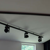 Conector linear de 3-fases no preto atual