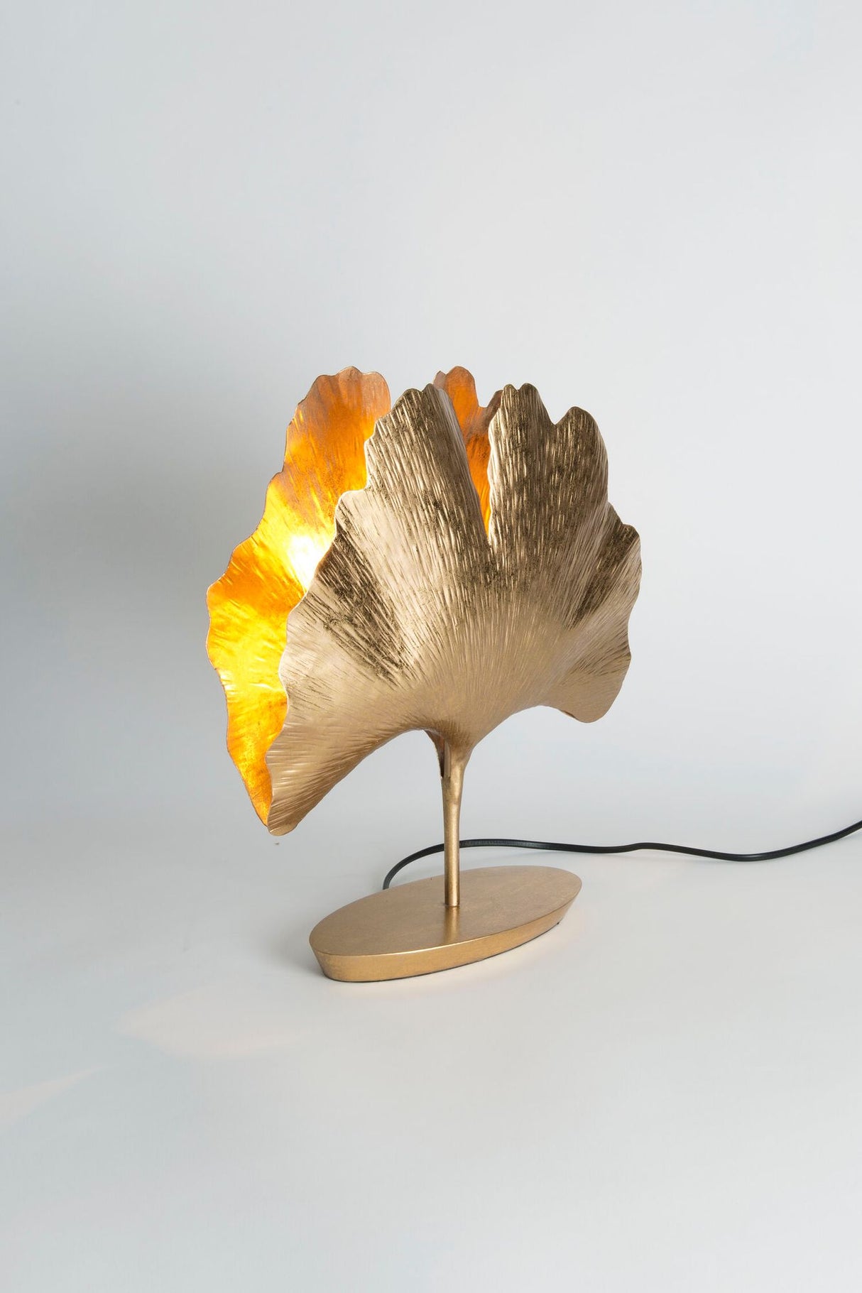 Lampada da tavolo Gingko martellata ovale 34x11 cm oro 