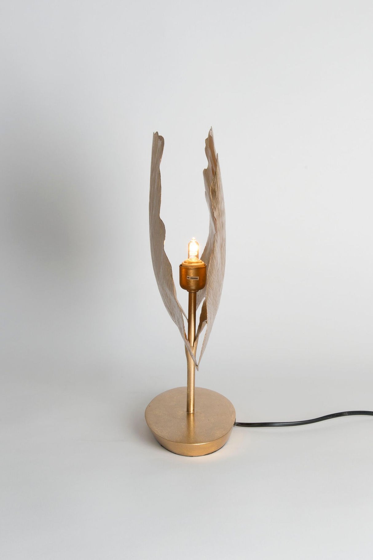 Lampada da tavolo Gingko martellata ovale 34x11 cm oro 