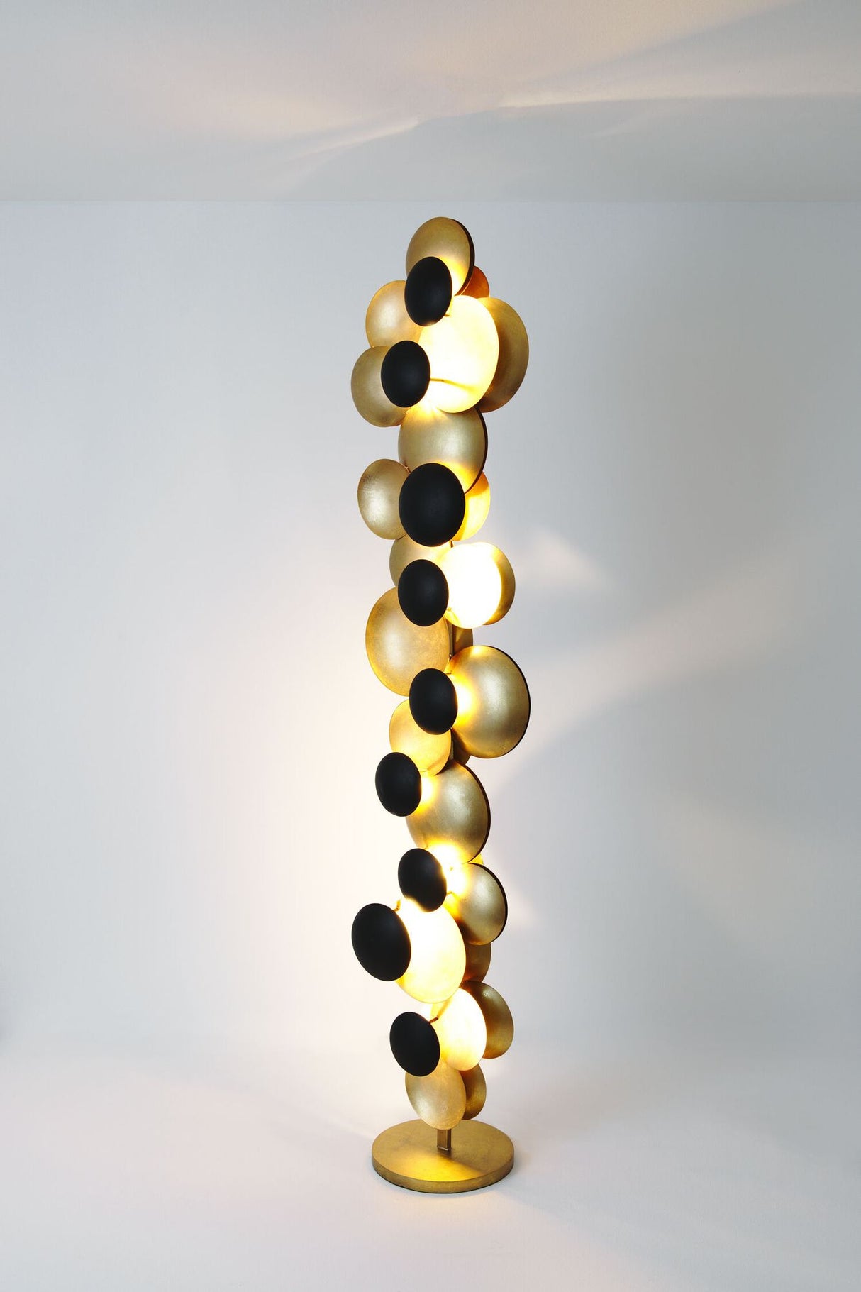 LED-Stehlampe Bolladaria 9-flammig dimmbar Rund 167 cm