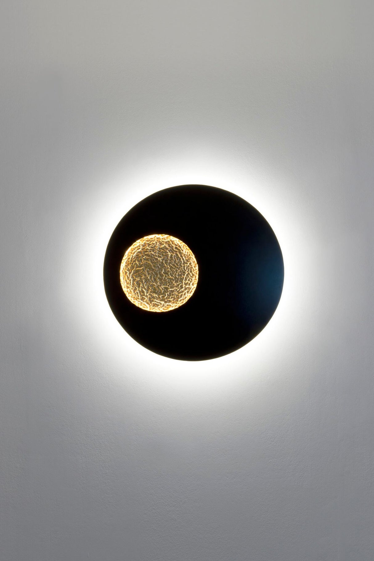 LED-Wandleuchte Luna Rund Klein dimmbar gehämmert Ø 40cm